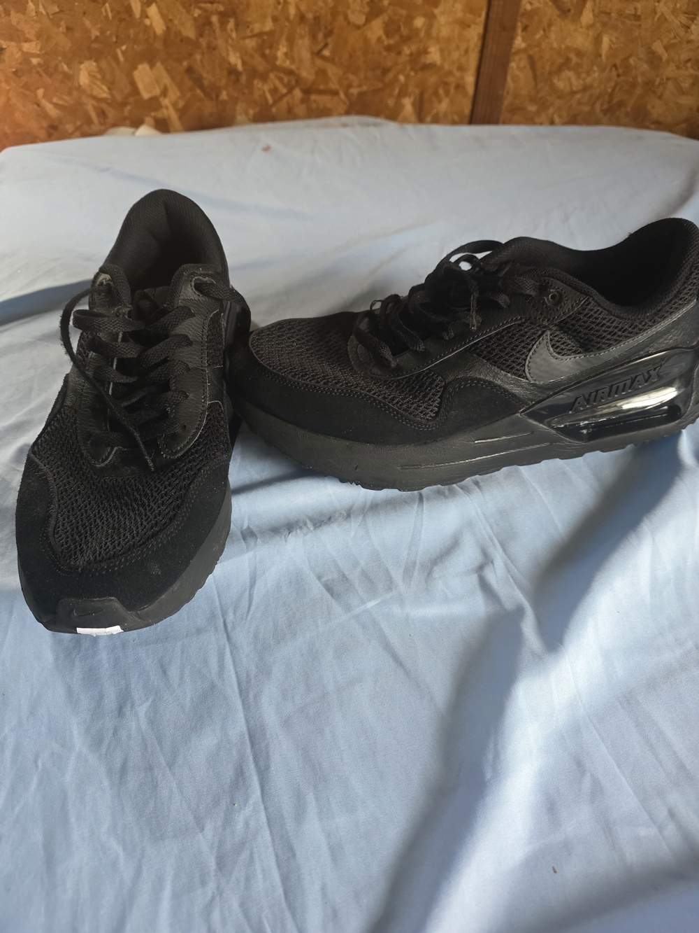 Nike Air Max Men’s Black Athletic Sneakers